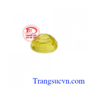 Sapphire vàng thiên nhiên màu sắc đẹp, chất lượng cao, có giấy kiểm định đá quý kèm theo.