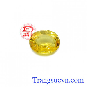 Sapphire vàng tài lộc hanh thông mang vẻ đẹp của ánh mặt trời, màu sắc tươi sáng, chất lượng đá đảm bảo, có giấy kiểm định đá quý kèm theo.