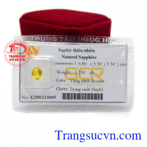 Sapphire thường được dùng làm trang sức vừa mang lại sự sang trọng, thời trang vừa là lá bùa may mắn cho người đeo