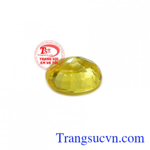 Sapphire vàng thiên nhiên an nhiên là biểu tượng của tình yêu, hạnh phúc, sự thịnh vượng và bình an