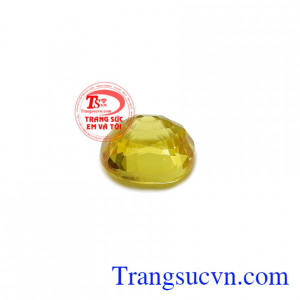 Sapphire thường được làm mặt dây chuyền, mặt nhẫn hoặc hoa tai là trang sức quà tặng tuyệt vời cho người yêu thương những dịp ý nghĩa.