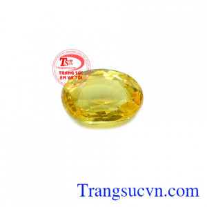 Sapphire phù hợp mang làm mặt dây chuyền, nhẫn, hoa tai mang lại nét dịu dàng, quyến rũ và thời trang