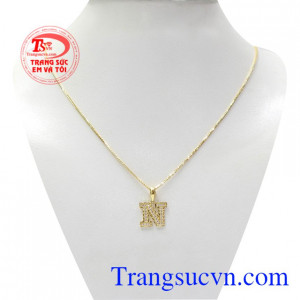 Bộ mặt dây N thời trang mang lại vẻ yêu kiều, hợp xu hướng cho phái đẹp.