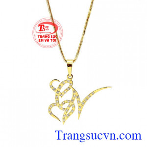 Với thiết kế độc đáo giúp người dùng càng thêm nổi bật hơn. Bộ trang sức chữ CN đẹp