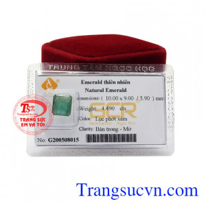 Đá Emerald hay còn gọi là ngọc lục bảo là lá bùa hộ mệnh cho những ai mang mệnh Mộc và Hỏa. Đá Emerald ép vỉ thiên nhiên