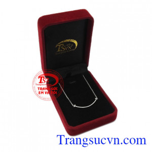 Dây chuyền nụ cười hạnh phúc là món quà vô cùng ý nghĩa để dành tặng cho người nữ mà bạn yêu thương.
