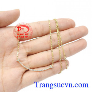 Kiểu dáng mới lạ, phong cách độc đáo càng làm cho sản phẩm trở nên được ưa chuộng hơn. Dây chuyền nụ cười xinh