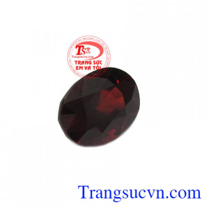 Sản phẩm thích hợp bọc vàng hoặc bạc để làm mặt dây, mặt nhẫn. Granat thiên nhiên phú quý