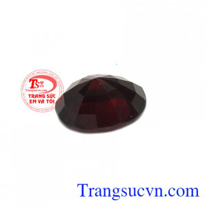 Không chỉ là viên đá hộ mệnh cho người sinh tháng 1 mà ngọc hồng lựu còn có tác dụng cải thiện sức khỏe. Granat thiên nhiên phú quý