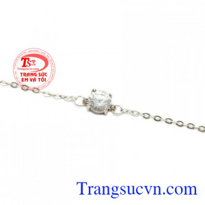 Lắc tay bạc phù hợp làm quà tặng cho người thân và bạn bè. Lắc bạc nữ xinh đẹp