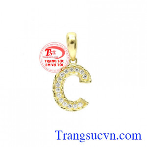 Mặt dây chữ C lấp lánh
