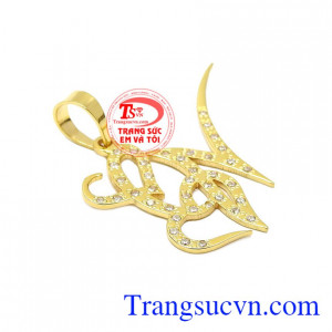 Mặt dây chữ CN đẹp với kiểu chế tác 3D hiện đại mang đến cho người dùng một sản phẩm hoàn hảo. 