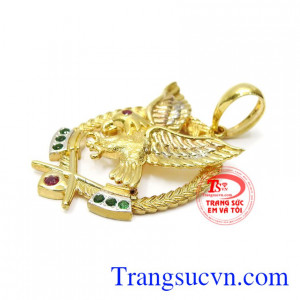 Thiết kế và chế tác trên máy 3D cho ra sản phẩm mặt dây báo độ sáng bóng, tinh tế đến từng chi tiết rất nhỏ. Mặt dây chuyền nam đại bàng