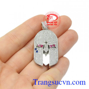 Mặt dây vàng trắng dũng mãnh mang lại vẻ trẻ trung, mạnh mẽ cho phái nam.