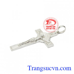 Thiết kế tinh xảo mang đến cho người dùng một sản phẩm hoàn hảo. Mặt thánh giá bạc cứu rỗi