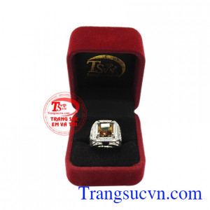 Nhẫn bạc nam thạch anh khói long phụng thích hợp để dành tặng cho người thân và bạn bè của bạn.
