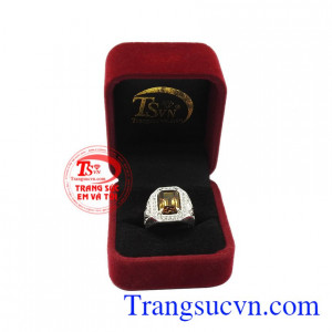 Thạch anh khói thiên nhiên hợp mệnh mang đến sự may mắn và thành công. Nhẫn bạc nam thạch anh khói tuổi sửu