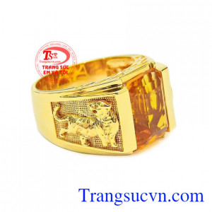 Hổ là sinh vật được ví là chúa tể sơn lâm - vị vua của muôn loài chúng là biểu tượng của niềm kiêu hãnh, mạnh mẽ, kiên định. Nhẫn nam citrine tuổi Dần