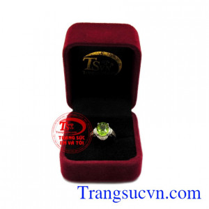 Nhẫn nữ bạc Peridot tài lộc