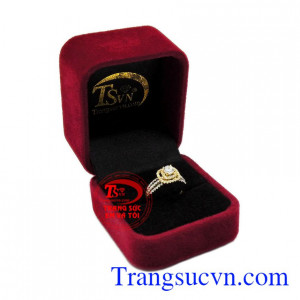 Nhẫn nữ đính đá sành điệu