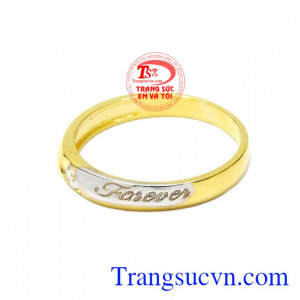 Với những đường nét tinh xảo nhưng không quá phô trương đã tạo ra một chiếc nhẫn vàng thời thượng, hợp xu hướng.