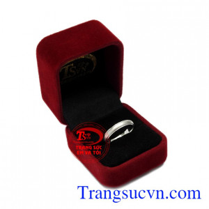 Nhẫn vàng trắng xu hướng chất lượng.