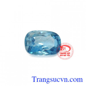 Người ta tin rằng, zircon giống như lá bùa hộ mệnh giải trừ tà ma, mang đến những tích cực về mặt công danh, sự nghiệp cho người dùng.