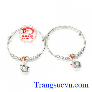 Vòng bạc trẻ em yêu thương