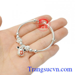 Vòng bạc tuổi Tý đáng yêu sự lựa chọn tuyệt vời dành cho trẻ.