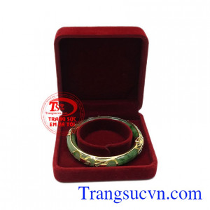 Vòng ngọc cẩm thạch bọc vàng quý phái có giấy kiểm định đá quý, bảo hành uy tín. 