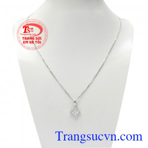 Bộ dây vàng trắng độc đáo mang lại sự trẻ trung, sang trọng cho các cô nàng hiện đại,Bộ dây vàng trắng độc đáo