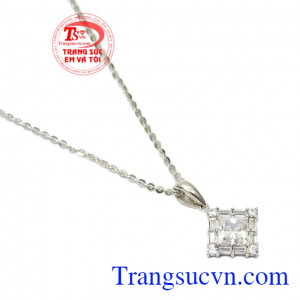 Bộ dây chuyền vàng duyên dáng phù hợp nhiều kiểu trang phục và phong cách thời trang khác nhau,Bộ dây vàng trắng độc đáo