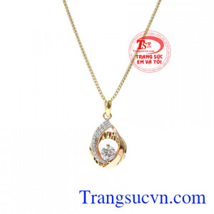 Với điểm nhấn và viên CZ nhỏ xinh sẽ khiến cho các nàng nổi bật hơn trong mắt người đối diện.