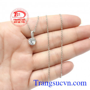 Sản phẩm phù hợp với mọi lứa tuổi và còn dễ dàng kết hợp với nhiều loại trang phục khác nhau,Bộ trang sức nữ vàng trắng dịu dàng