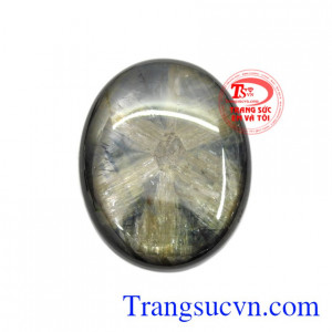 Đá Sapphire thịnh vượng được chế tác tinh xảo phù hợp để gắn làm mặt dây chuyền.