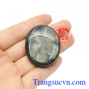 Vì vậy Sapphire được nhiều người lựa chọn làm vật mang bên mình.