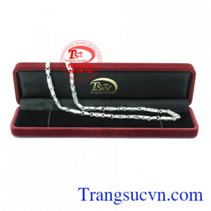 Dây chuyền bạc lãng tử
