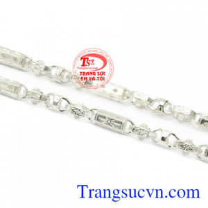 Sản phẩm phù hợp với nhiều lứa tuổi, có thể làm quà tặng cho người thương.