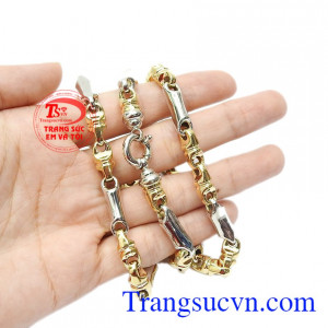 Với phái mạnh, bản lĩnh để đương đầu với thách thức, không chùn bước trước những khó khăn là điểm vô cùng cuốn hút. Dây chuyền nam bản lĩnh