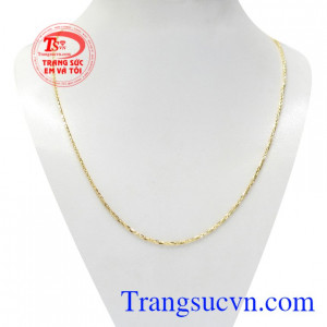 Dây chuyền nữ nhỏ xinh là món trang sức được nhiều phái nữ ưa chuộng, hợp thời trang.