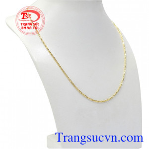 Dây chuyền vàng là một món quà dễ tặng dù là bạn đang muốn tỏ tình với cô ấy, hay muốn dành tặng cho người yêu sự bất ngờ, muốn cảm ơn bà xã.