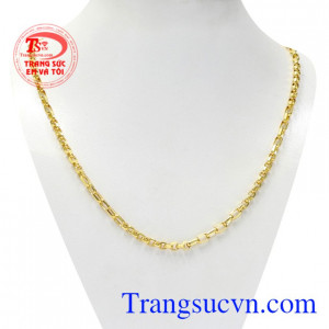 Dây chuyền vàng nam thành công được thiết kế mới mẻ mang lại phong cách thời trang cho nam giới.