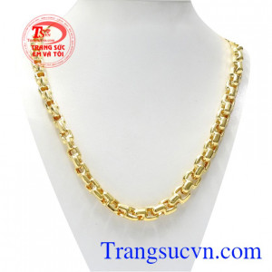 Dây chuyền vàng nam thành đạt hiện đang là mẫu mã được ưa chuộng toát lên phong cách thời trang cho phái mạnh.