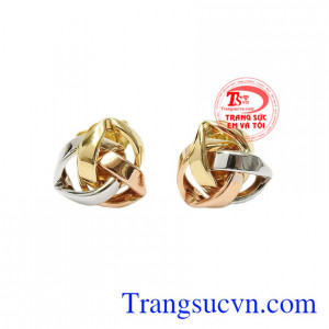 Hoa tai nữ vàng thời thượng được chế tác công phu, mẫu mã độc đáo, mới mẻ.