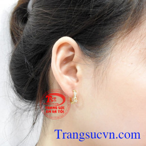 Hoa tai vàng cách điệu