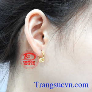 Hoa tai vàng phong cách mới