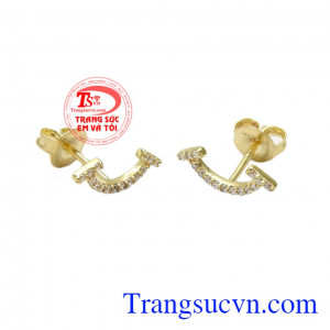 Kiểu dáng trẻ trung, nhỏ nhắn mang đến cho các bạn nữ sự nữ tính, thời trang và sành điệu,Hoa tai vàng smile