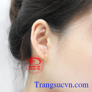 Hoa tai vàng thanh tú