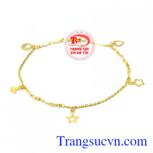 Lắc chân nữ duyên dáng được chế tác tinh tế là món quà đầy ý nghĩa mà các cô gái mong muốn có được.