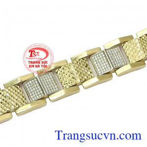 Sản phẩm hiện đang được rất nhiều người ưa chuộng và lựa chọn để sử dụng hoặc làm quà tặng cho người thân và bạn bè,Lắc nam vàng thời thượng
